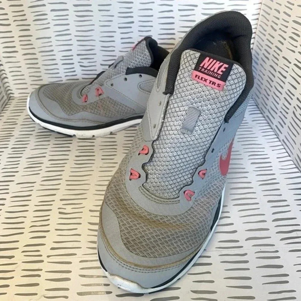 Nike FLEX TR5 women’s‎ size 8 GRAY PINK